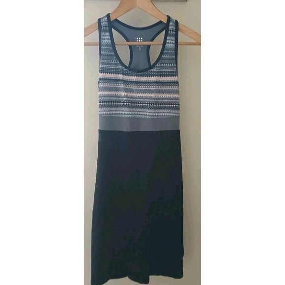Title Nine Connelly Racerback Dress Size Small Black Geo Bra Mini Active Pocket - Picture 1 of 8